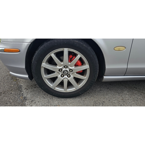 255 - 2001 Jaguar S Type V8 automatic, 3996cc. Registration number Y954 LBM. VIN number SAJAC01M91GM12750.... 