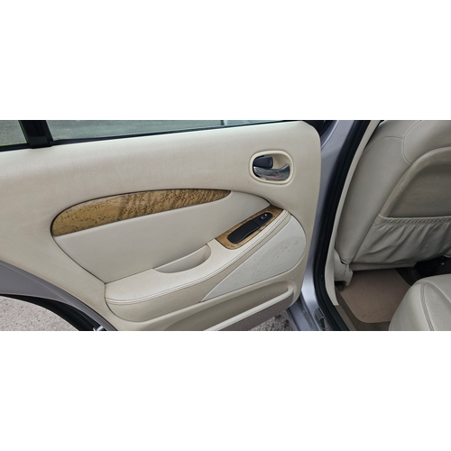 255 - 2001 Jaguar S Type V8 automatic, 3996cc. Registration number Y954 LBM. VIN number SAJAC01M91GM12750.... 