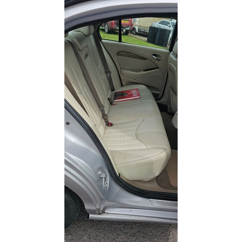 255 - 2001 Jaguar S Type V8 automatic, 3996cc. Registration number Y954 LBM. VIN number SAJAC01M91GM12750.... 
