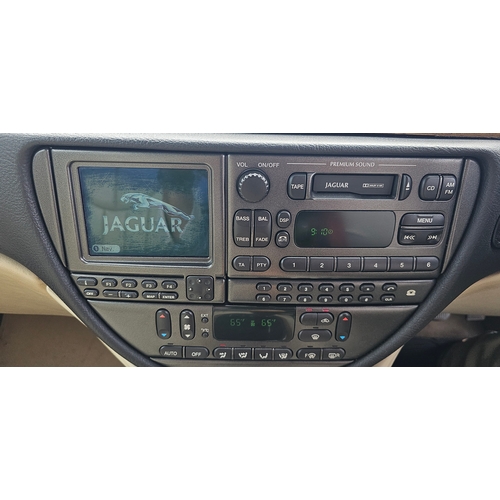255 - 2001 Jaguar S Type V8 automatic, 3996cc. Registration number Y954 LBM. VIN number SAJAC01M91GM12750.... 