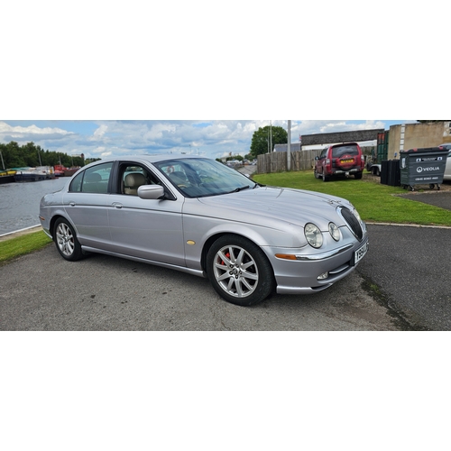 255 - 2001 Jaguar S Type V8 automatic, 3996cc. Registration number Y954 LBM. VIN number SAJAC01M91GM12750.... 