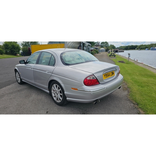 255 - 2001 Jaguar S Type V8 automatic, 3996cc. Registration number Y954 LBM. VIN number SAJAC01M91GM12750.... 