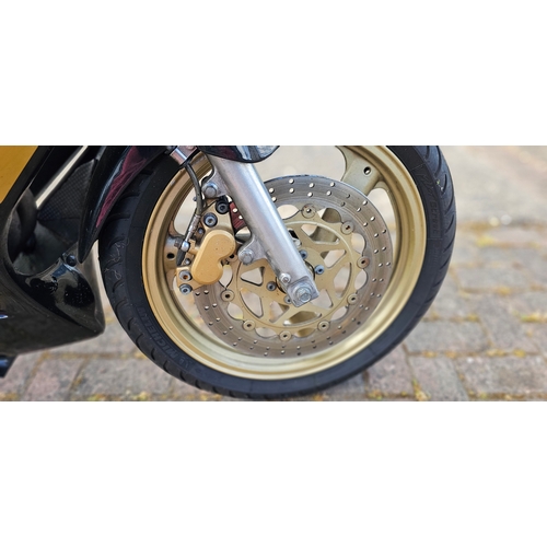 320 - 1987 Yamaha FZR 250 Genesis. Registration number D146 UUJ. Frame number 2KR 118041. Engine number no... 