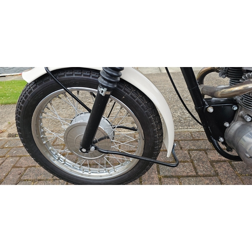 317 - 1963 Triumph T90 Tiger, 349cc. Registration number 142 UYD. Frame number T90H 30684. Engine number T... 