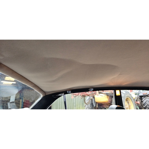 261 - 1983 Jaguar Series III Sovereign HE Auto, 5,343cc. Registration number A984 NUM. VIN number SAJJDALW... 