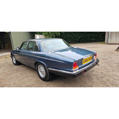 261 - 1983 Jaguar Series III Sovereign HE Auto, 5,343cc. Registration number A984 NUM. VIN number SAJJDALW... 