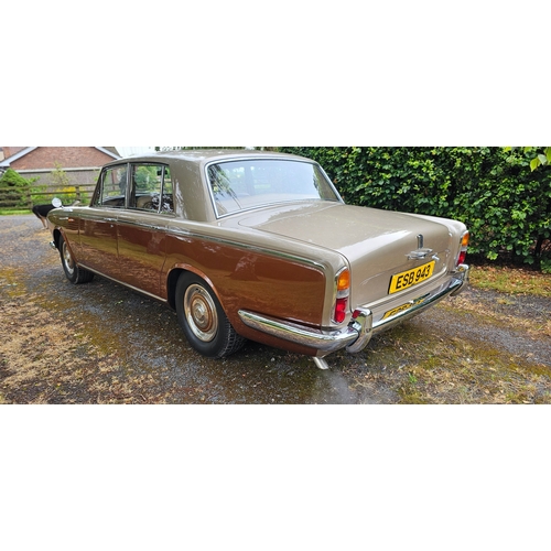 262 - 1968 Rolls Royce Silver Shadow I, 6,230cc. Registration number ESB 943. Chassis number SRH 3636. Eng... 