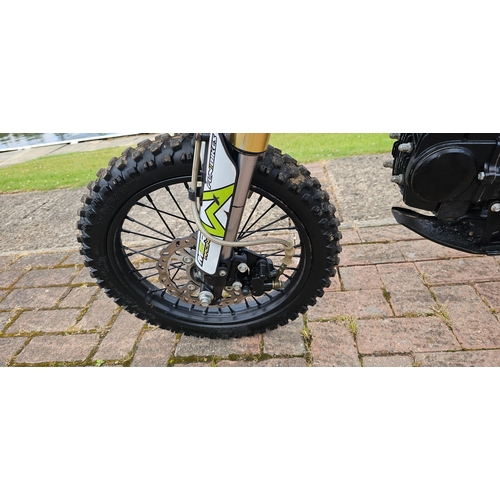 289 - Funbikes KXF125 pit bike, 120cc. Frame number 23HPMH302KXF125 163. Engine number 154FMI16C04817.
In ... 