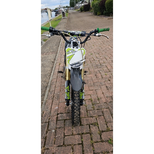 289 - Funbikes KXF125 pit bike, 120cc. Frame number 23HPMH302KXF125 163. Engine number 154FMI16C04817.
In ... 