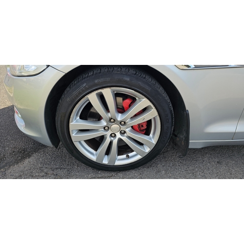 260 - 2013 Jaguar XJ Portfolio V6 Diesel automatic, 2,993cc. Registration number OY13 FWZ. VIN number SAJA... 