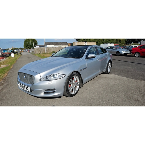 260 - 2013 Jaguar XJ Portfolio V6 Diesel automatic, 2,993cc. Registration number OY13 FWZ. VIN number SAJA... 