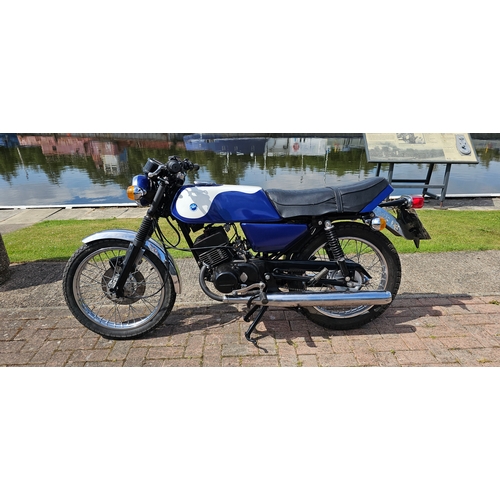 303 - 1979 Yamaha RD200, 195cc. Registration number VJJ 258T. Frame number 1E8 104902. Engine number 1E800... 