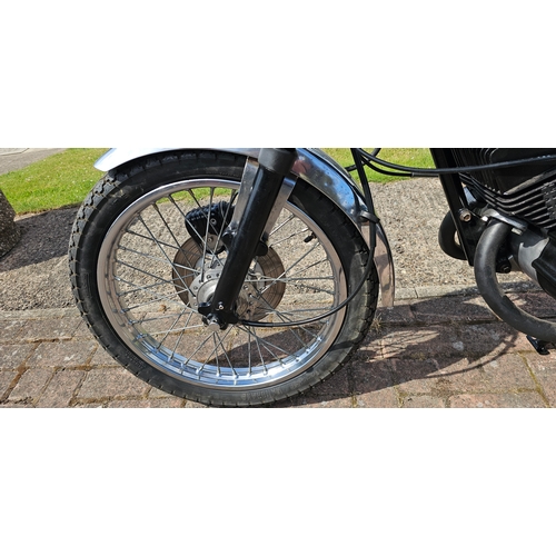 303 - 1979 Yamaha RD200, 195cc. Registration number VJJ 258T. Frame number 1E8 104902. Engine number 1E800... 