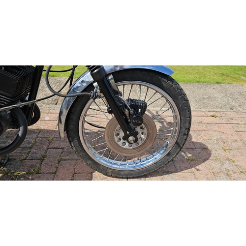 303 - 1979 Yamaha RD200, 195cc. Registration number VJJ 258T. Frame number 1E8 104902. Engine number 1E800... 