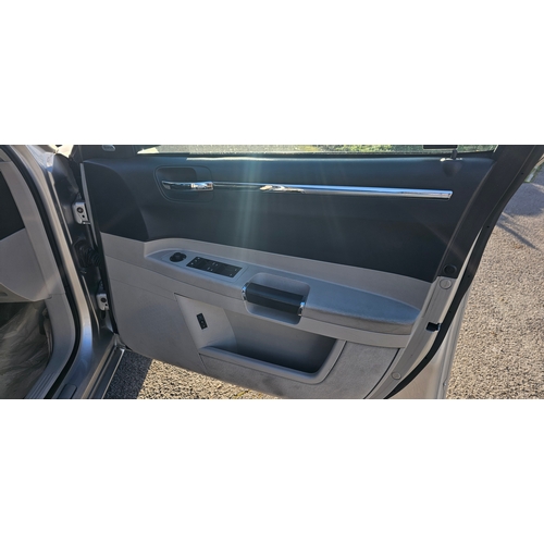 254 - 2007 Chrysler 300C SRT-8, automatic, 6063cc. Registration number CRZ 9127. VIN number 1C3H9EW07Y5370... 