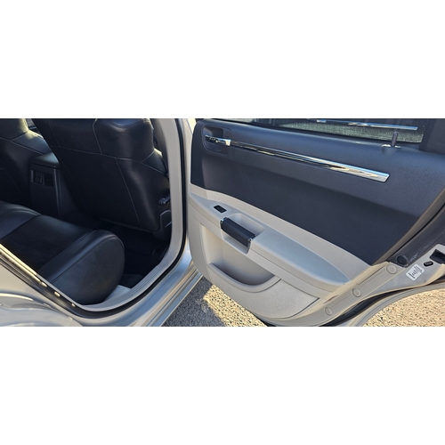 254 - 2007 Chrysler 300C SRT-8, automatic, 6063cc. Registration number CRZ 9127. VIN number 1C3H9EW07Y5370... 
