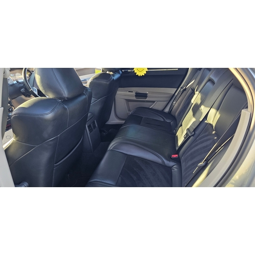 254 - 2007 Chrysler 300C SRT-8, automatic, 6063cc. Registration number CRZ 9127. VIN number 1C3H9EW07Y5370... 