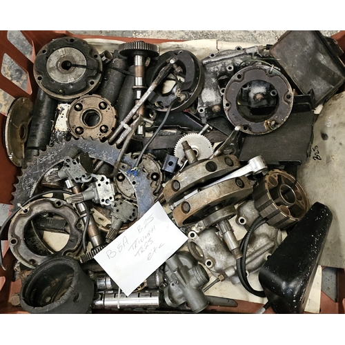 125 - BSA B25/A7/A10/A65 and Triumph TR25 spares, two crates.