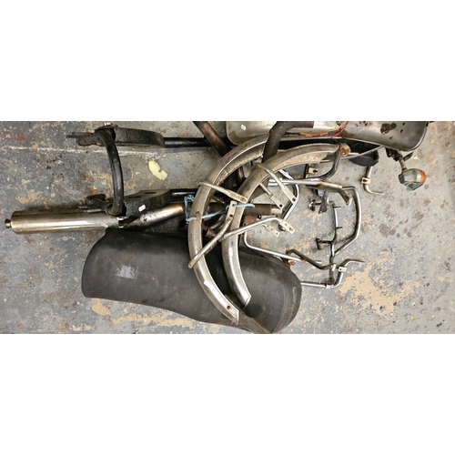 131 - Moto Guzzi V1000 G5, a large quantity of spares, basically two bikes, fully dismantled, NO FRAME or ... 