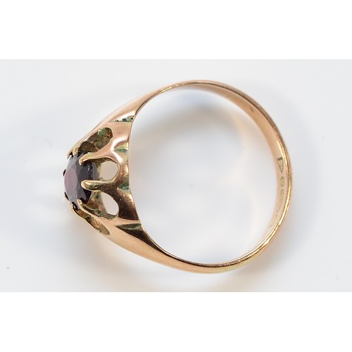 18 - A 9ct gold garnet dress ring, Chester 1906, P 1/2, 3.5g