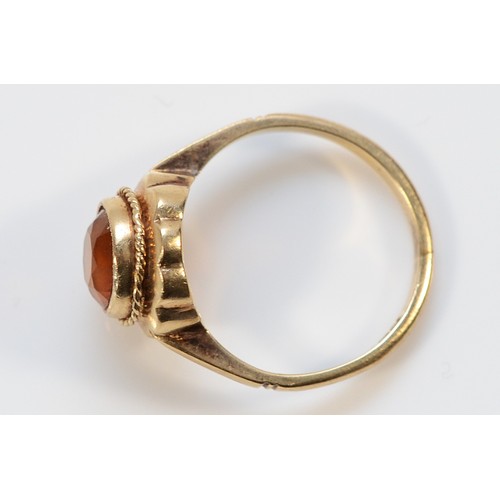 27 - A 9ct gold citrine solitaire ring, M, 2.6g