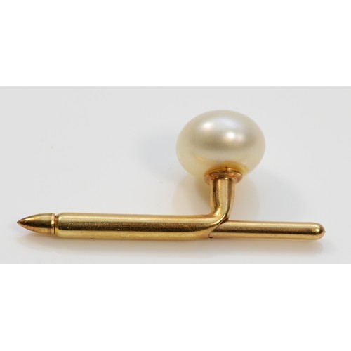 43 - An unmarked gold and cultured pearl button pin, 7mm pearl, 1.4g