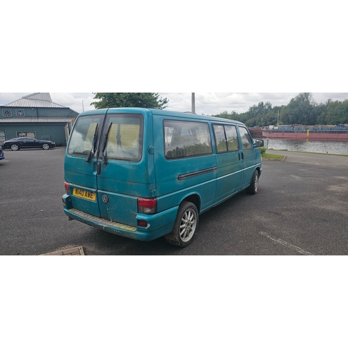 268 - 1995 VW T4 Transporter Caravelle LWB CL D, 2,370cc diesel, CAT C. Registration number N140 AWE. VIN ... 