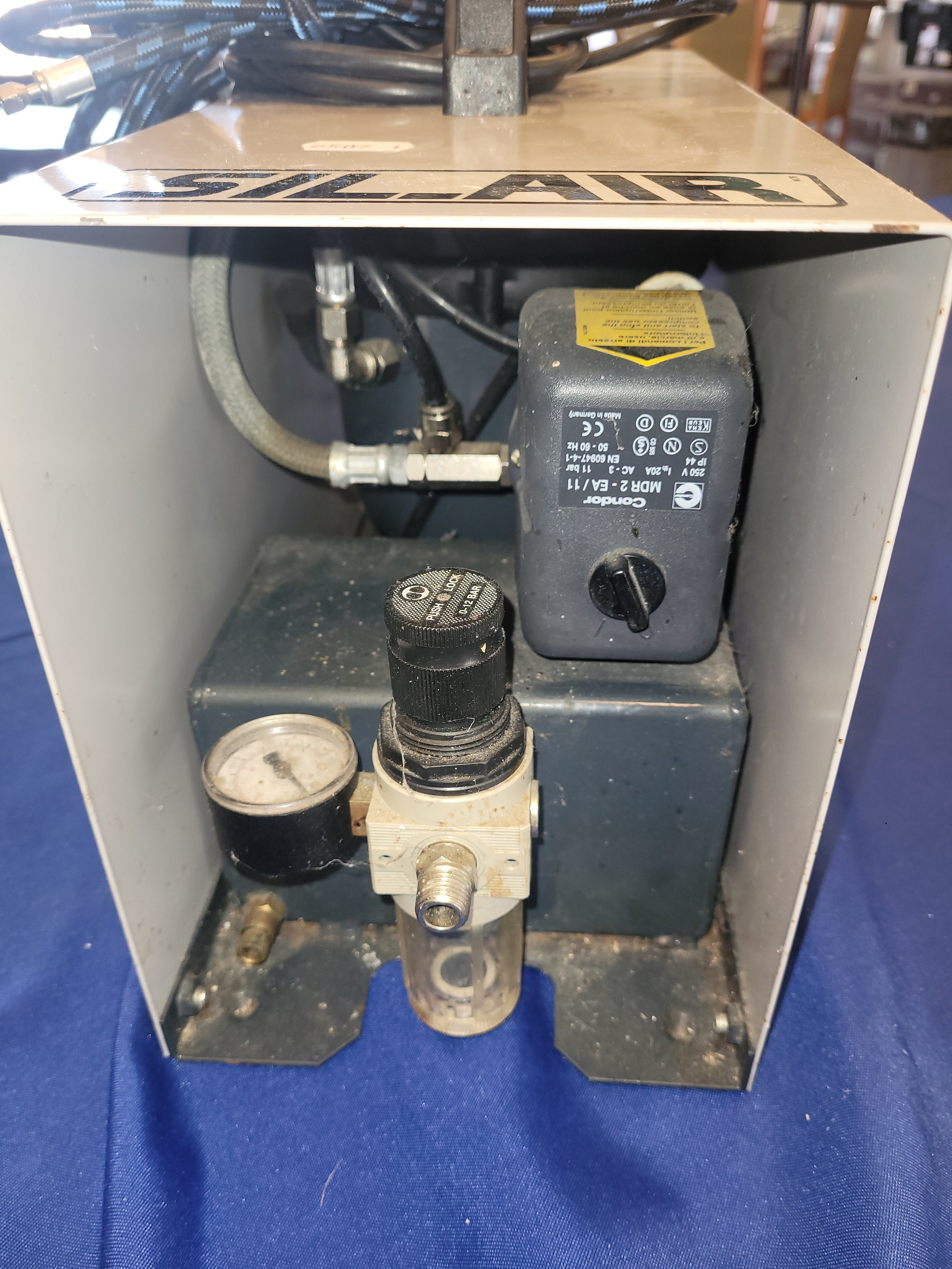 A Werther International Sil-Air SA15A 240v 1.5 litre 6 bar air compressor.