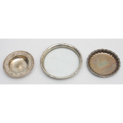 47 - A silver trinket dish, Birmingham 1972, together with another silver trinket dish, London 1977, and ... 