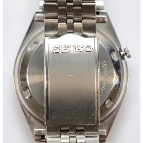 Seiko 5, a stainless steel automatic day/date gentleman's