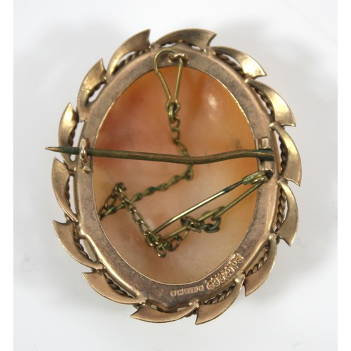 53 - A 9ct gold shell cameo brooch, 35mm, 7.7g