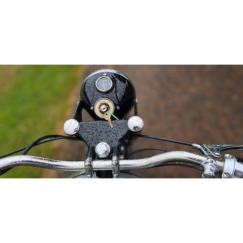 487 - 1949 BSA C10, 249cc. Registration number GSL 204 (non transferrable). Frame number ZC10 76826. Engin... 