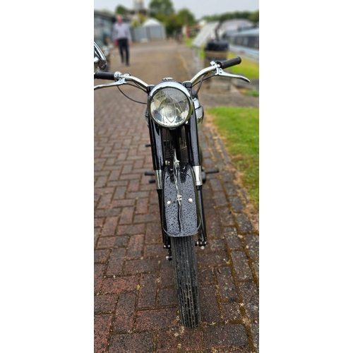 487 - 1949 BSA C10, 249cc. Registration number GSL 204 (non transferrable). Frame number ZC10 76826. Engin... 