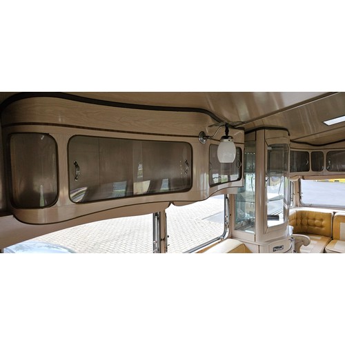 470 - C.1970's Vickers of Blackpool Roma caravan, PLEASE NOTE VIEWING BY ARRANGEMENT AS IT IS NOT ON SITE ... 