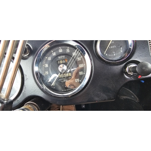 462 - 1961 MGA 1600 Mk I LHD, 1588cc. Registration number 201 UYU. Chassis Number G-HNL 95461. Engine numb... 