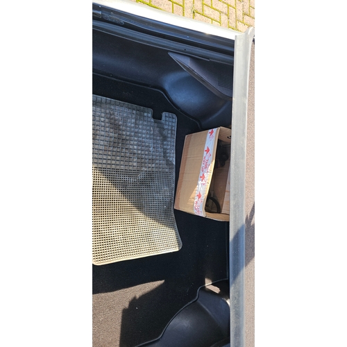 460 - 1980 Ford Capri 1.6 GL, 1593cc. Registration number XCM 807W. VIN number GAECAE078830. Engine number... 