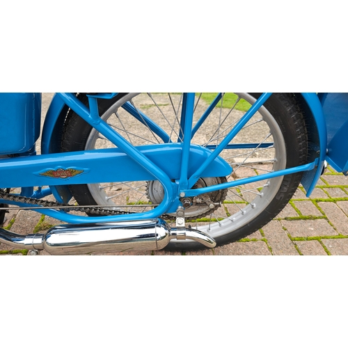 ピーコック・ブルー・フレームの全身鏡 1950 James Comet RAF replica, 98cc. Registration number WXS 306