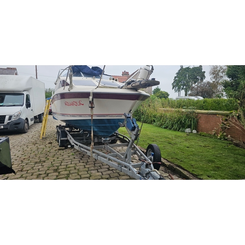 471 - Bayliner Ciera 2655 cruiser, c.1985. Hull ID BL2B87SJA585. Four berth weekend cruiser. With inboard ... 