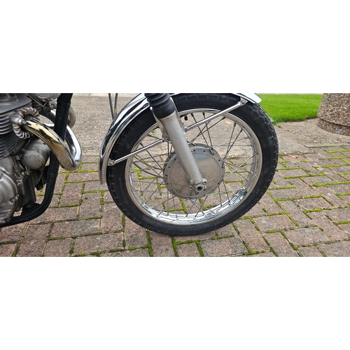 512 - 1972 Honda CL350. Registration number FHH 668K. Frame number CL350 4057855. Engine number CL350E 416... 