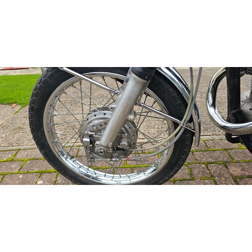 512 - 1972 Honda CL350. Registration number FHH 668K. Frame number CL350 4057855. Engine number CL350E 416... 
