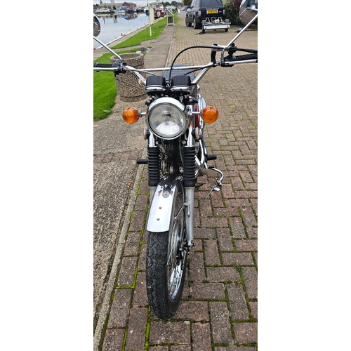512 - 1972 Honda CL350. Registration number FHH 668K. Frame number CL350 4057855. Engine number CL350E 416... 