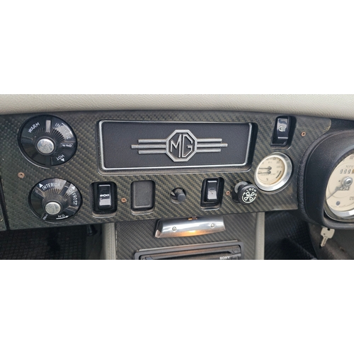 467 - 1971 MGB roadster, Heritage reshell, 1950cc. Registration number KHF 109K. Chassis number GHN5 25268... 