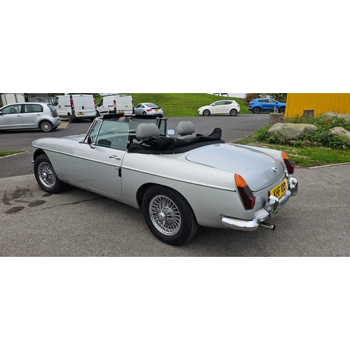467 - 1971 MGB roadster, Heritage reshell, 1950cc. Registration number KHF 109K. Chassis number GHN5 25268... 
