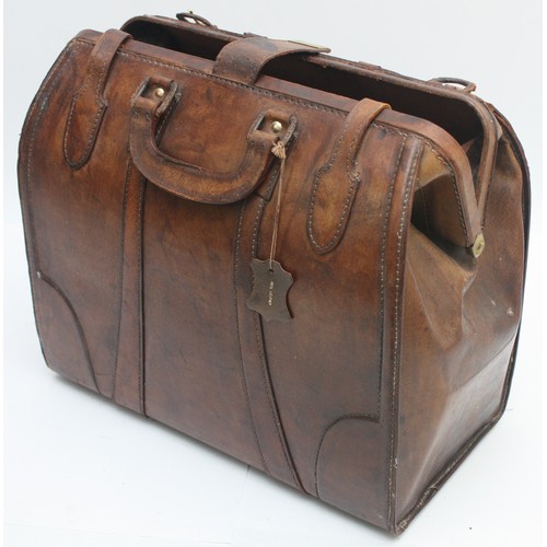 28 - A modern Chinese reproduction of a Gladstone bag, a fabric label applied to the inside and reading '... 