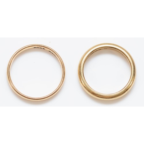 53 - A 9ct gold wedding band, Birmingham 1947, I 1/2, 3.1g, with a 9ct gold wedding band, Birmingham 1942... 