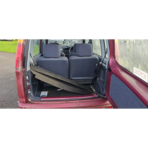 452 - 1997 Daihatsu Move, 847cc, automatic. Registration number R473 FUM. VIN number TBC.
Sold with the V5... 