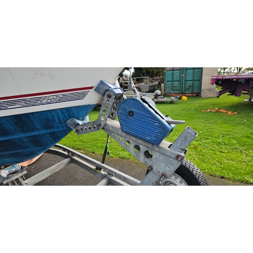 471 - Bayliner Ciera 2655 cruiser, c.1985. Hull ID BL2B87SJA585. Four berth weekend cruiser. With inboard ... 