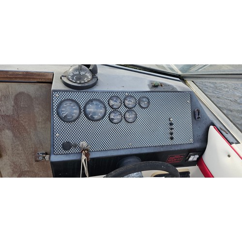 471 - Bayliner Ciera 2655 cruiser, c.1985. Hull ID BL2B87SJA585. Four berth weekend cruiser. With inboard ... 