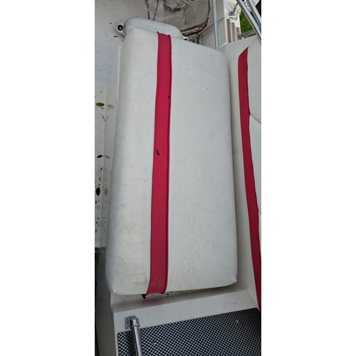 471 - Bayliner Ciera 2655 cruiser, c.1985. Hull ID BL2B87SJA585. Four berth weekend cruiser. With inboard ... 