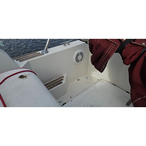 471 - Bayliner Ciera 2655 cruiser, c.1985. Hull ID BL2B87SJA585. Four berth weekend cruiser. With inboard ... 